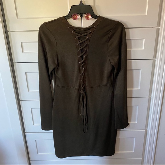 Green Lace-Up Back Dress - Picture 2 of 2